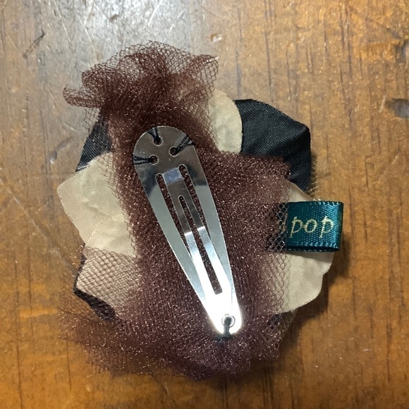 Petal Pop by Miss Janet 100% hand-stitched floral hair, hat or lapel accessory - Picture 2 of 5